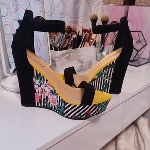 Shoe Dazzel Ally wedges 9.5